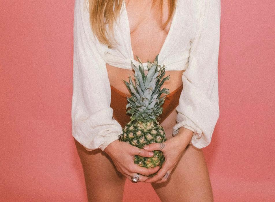 Learn about the Ayurvedic principles of holistic women's health. And how these areas of digestion, what you eat, how you sleep and how you make love all impact the way you feel everyday in your body. 